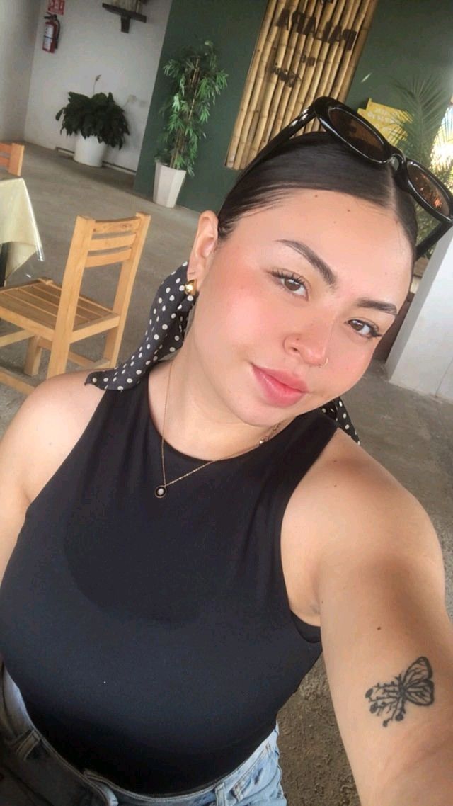 <em>Olivia Brooks</em>